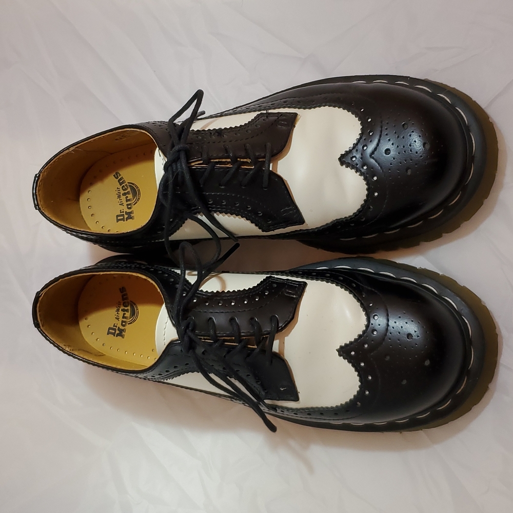 Dr. Marten's Vintage Style Black and White Shoe Sz 8 Women/Sz 7 Men
